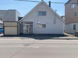 札幌市を専門　テンズホーム 【自然豊かな落ち着いた環境】～三角屋根のレトロなおうちです～