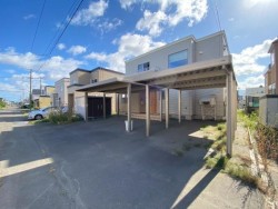 札幌市を専門　テンズホーム ★一条工務店旧施工の築浅物件
★全室床暖のオール電化住宅で冬でも暖か
★カーポート3台付で車の雪下ろし対策◎
★5LDK Sの広々室内でゆったりとした生活ができます