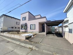 札幌市を専門　テンズホーム 2025年7月に水廻りと内装を全面リフォーム済み。南道路で採光・通風ともに良好◎