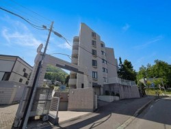 札幌市を専門　テンズホーム 宮の森の緑豊かな高台に位置する4LDK☆南向き解放感のあるLD約25.5帖☆