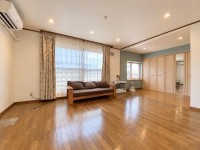 札幌市を専門　テンズホーム 【やわらかなアーチと広い南庭が、毎日の暮らしに彩りを添える住まい。】
