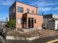 札幌市を専門　テンズホーム 山並みを望む２階と、暮らしに寄り添う工夫のある住まい。